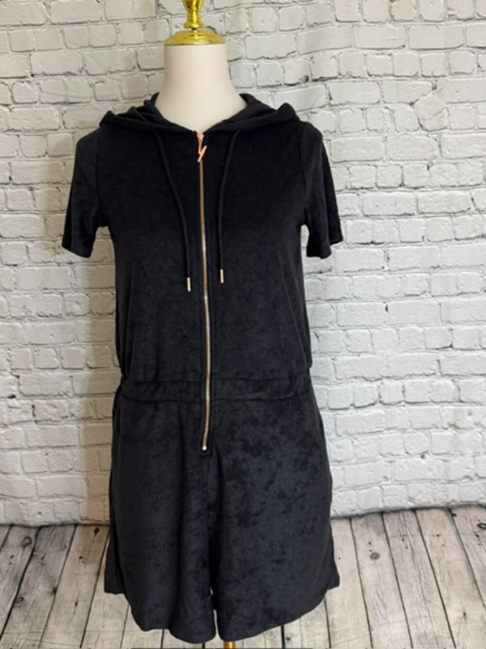 Yitty Terry Cloth Hooded Romper Black Heart Pocket Size Medium NWT
